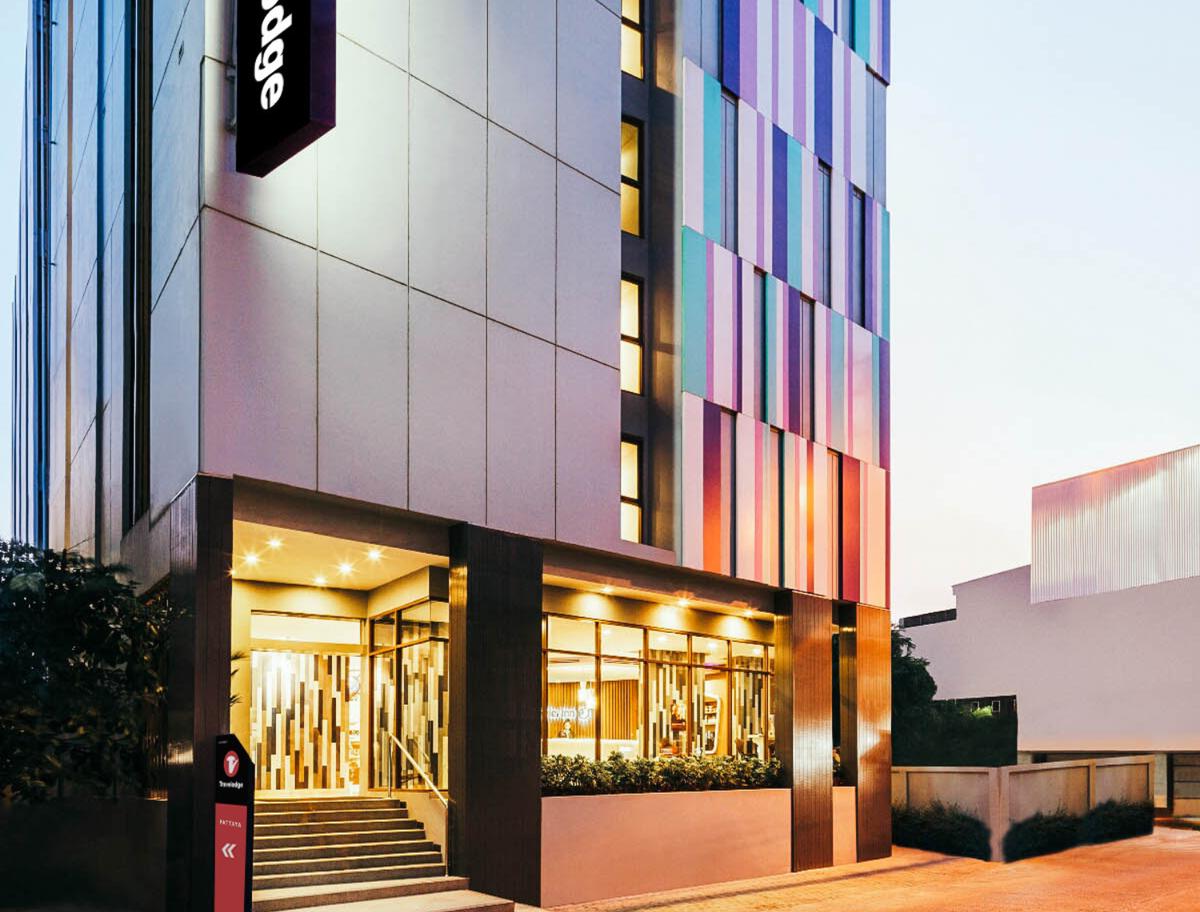 travelodge-pattaya-facade-Horizontal