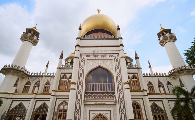 Admire the Sultan Mosque