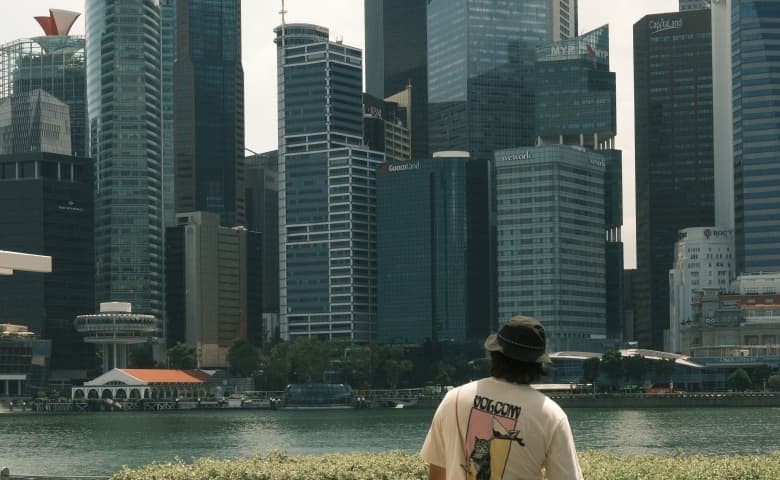 Why Choose a Tourist eSIM in Singapore?