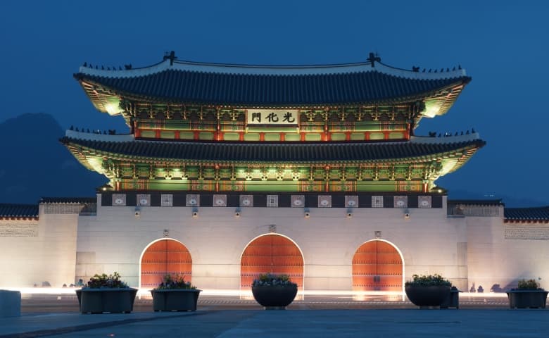 Why You Shouldn’t Skip Gwanghwamun Square at Night