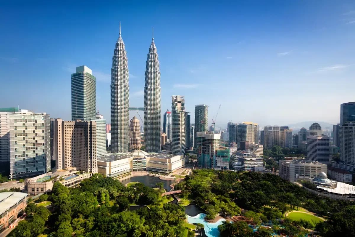 kuala-lumpur-skyline-malaysia