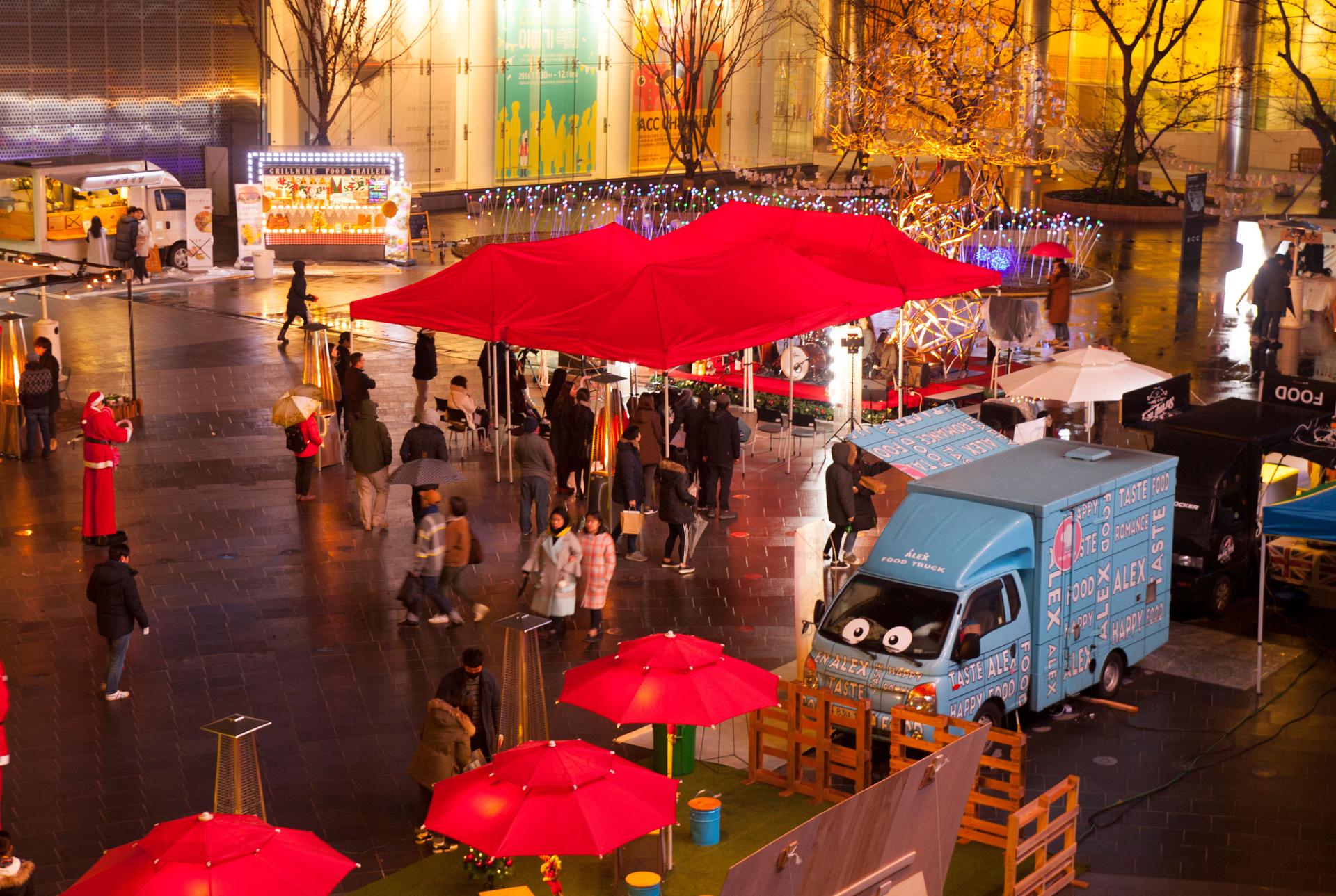 Christmas Nights at Gwanghwamun Square #TrevorDiscover