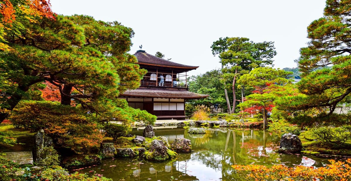 Kyoto 2-Day Autumn Itinerary — Temples, Foliage, and Scenic Walks