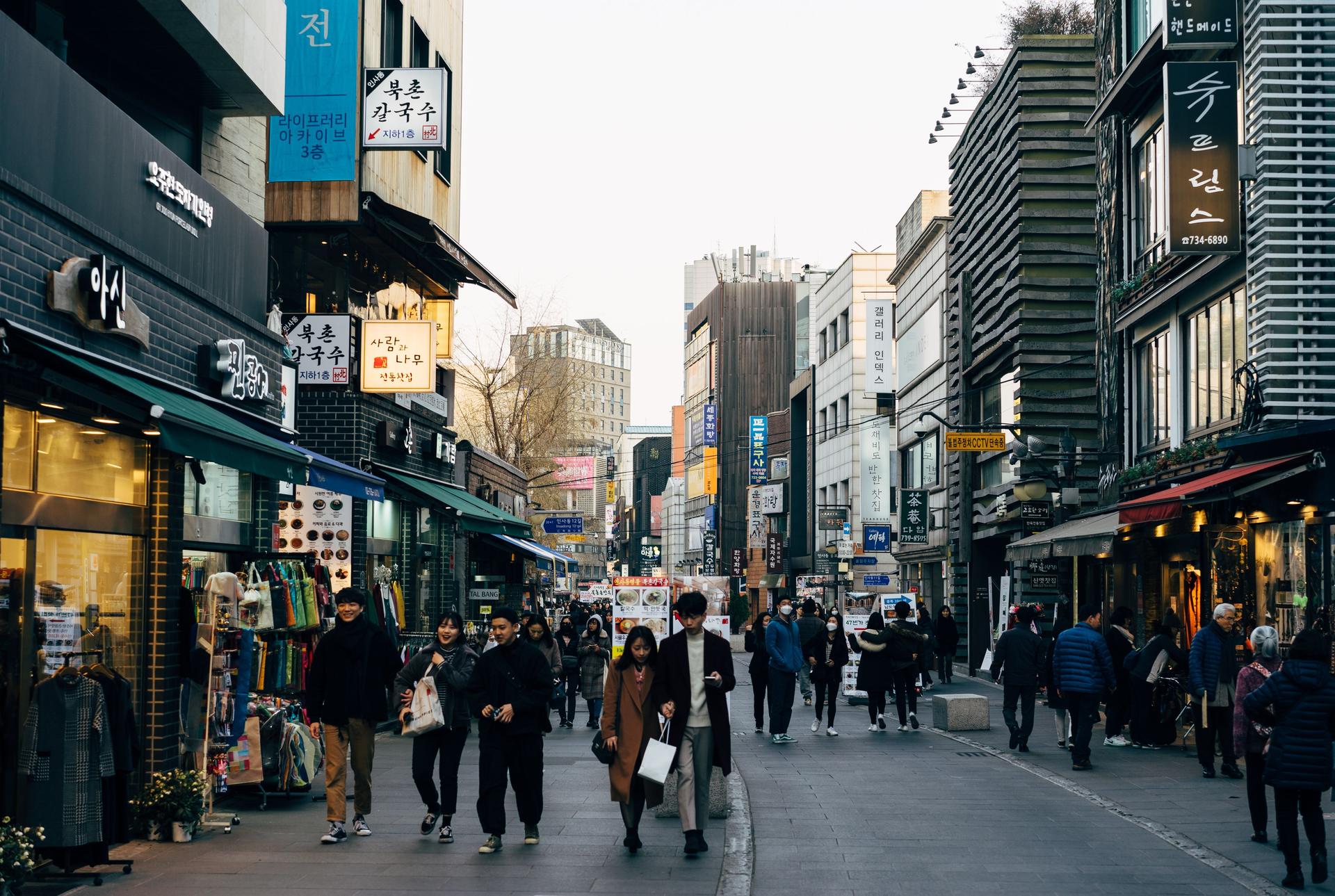 Where to Shop in Seoul: Best Shopping Districts, Markets, and Local Finds