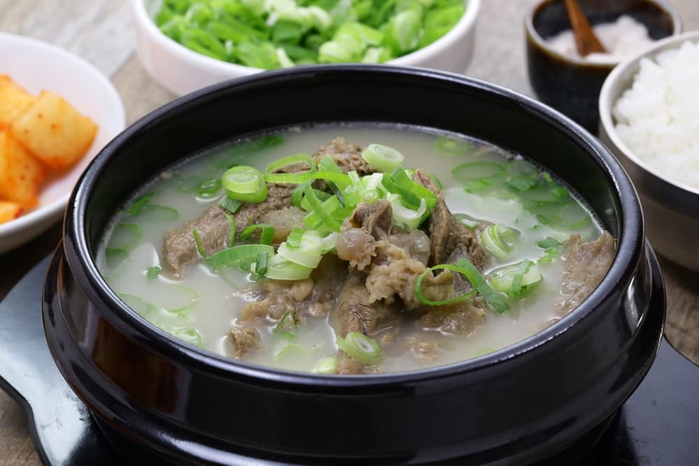 gomtang, traditional Korean beef soup