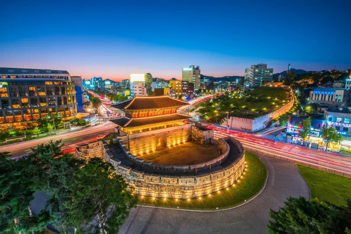 skyline-city-dongdaemun-gate-seoul-korea