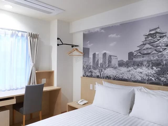 TLHO-Room-Deluxe-Queen-2