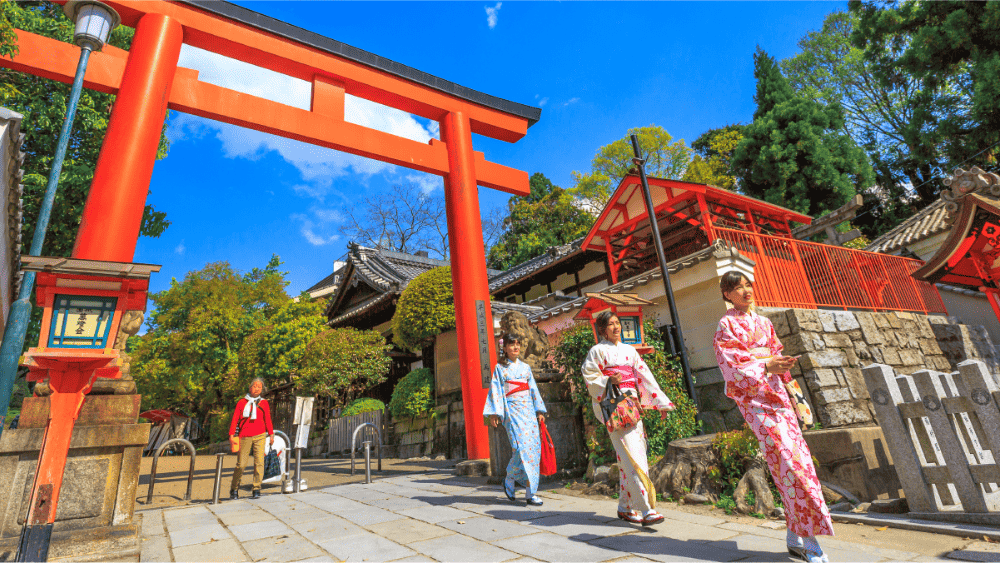 Attractions_Yasaka-Shrine