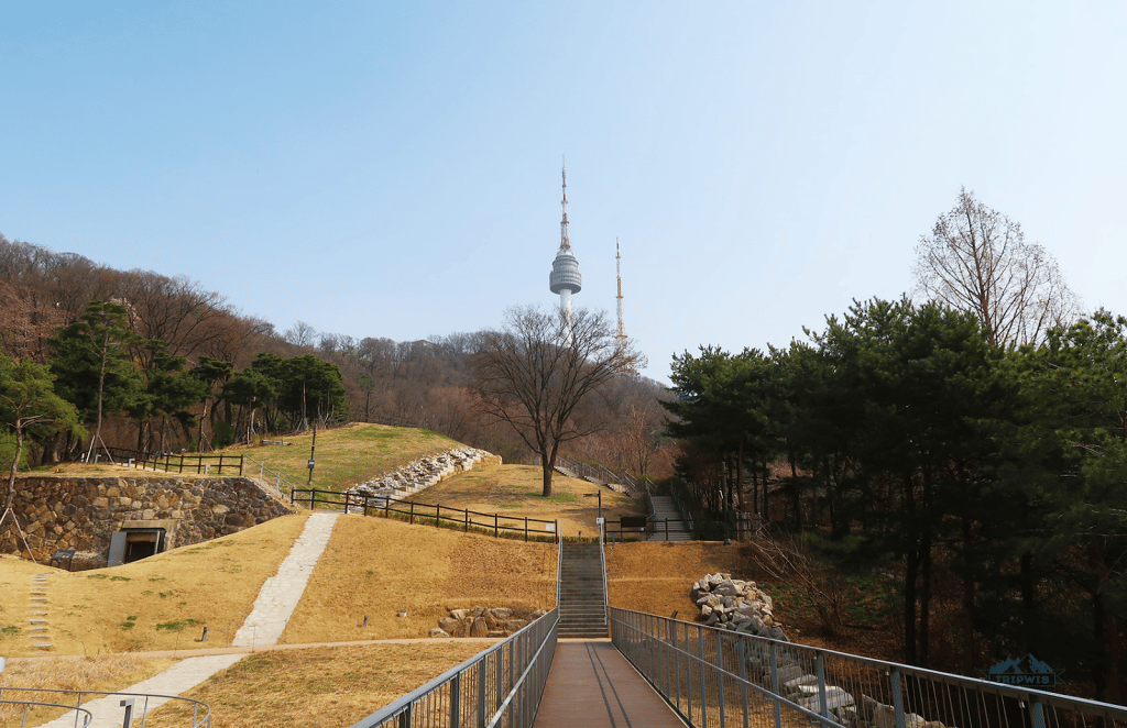hike-namsan-mountain