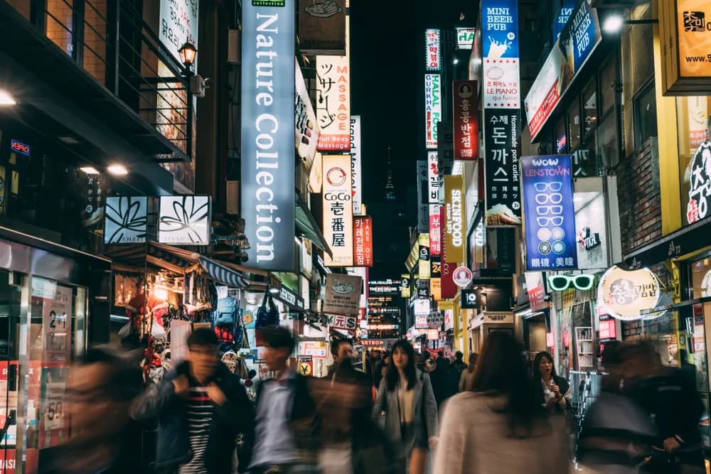 shopping-in-myeongdong-and-dongdaemun