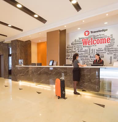 travelodge-kowloon-lobby-front-desk