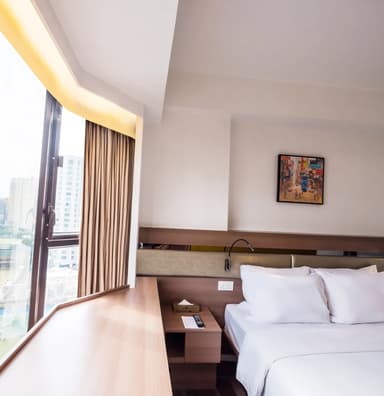 travelodge-kowloon_Room-Deluxe-Plus-Queen