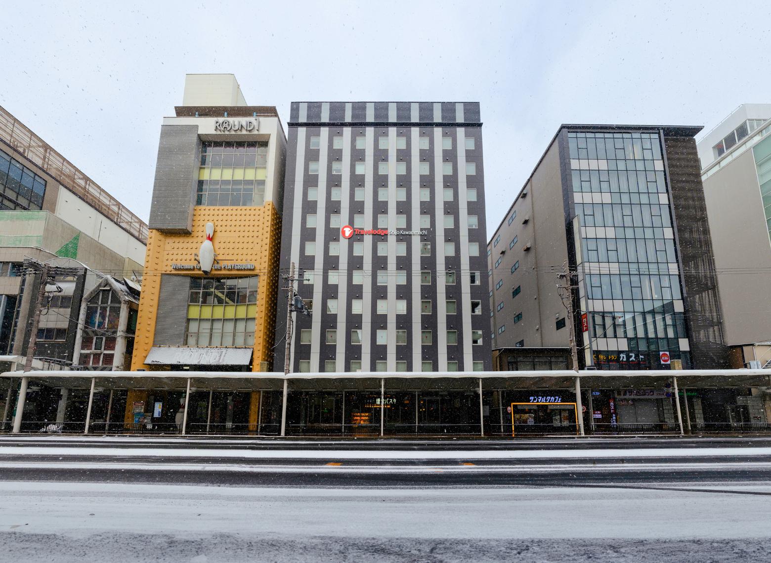 travelodge-kyoto-shijo-kawaramachi_facade day