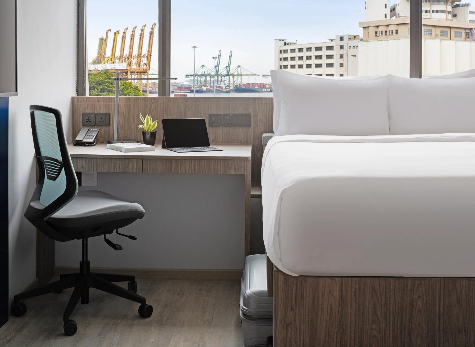 travelodge-harbourfront_Deluxe Room