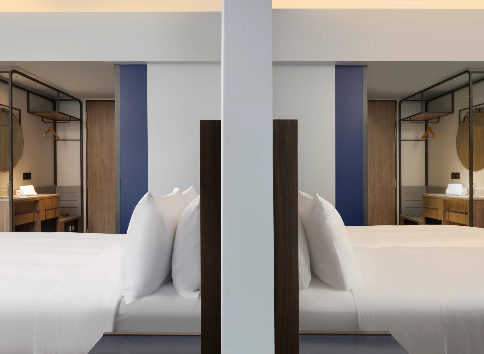 travelodge-harbourfront_Room-Connecting Room