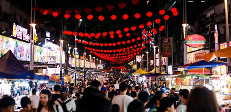 Explore Jalan Alor Food Street as the Best Street Food in Kuala Lumpur