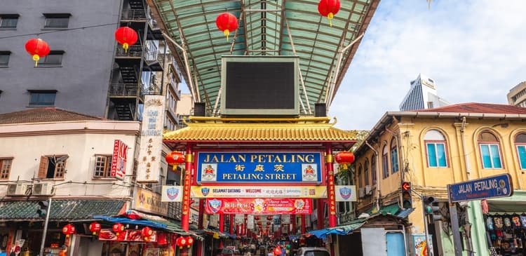 Mercato Centrale contro Petaling Street: dove trovare le esperienze di shopping più autentiche di Kuala Lumpur