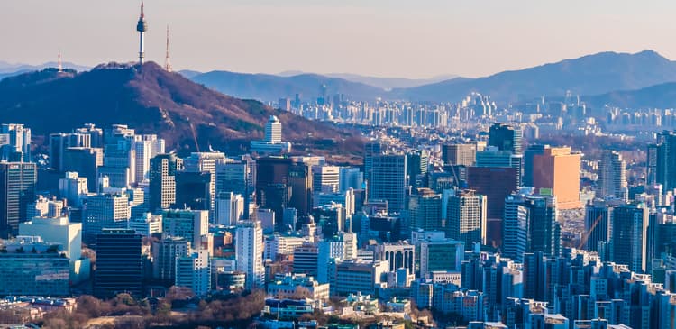 How to Ace Solo Traveling for K-pop Concert Experience