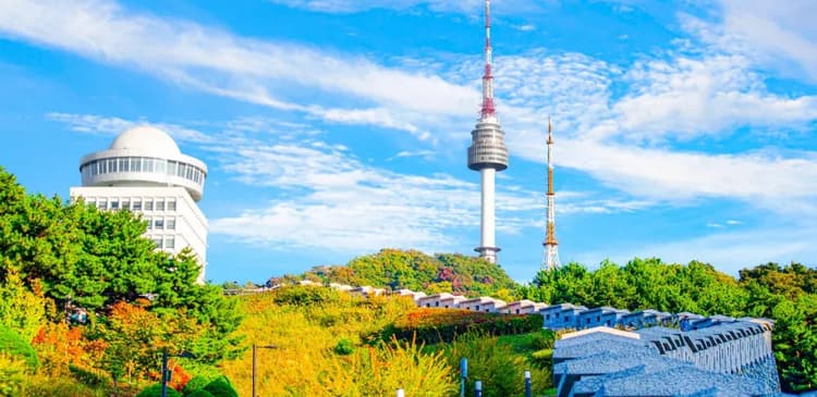 Ubytování v hotelu v Myeongdongu? 5 způsobů, jak zažít věž Namsan jako místní, ne jako turista