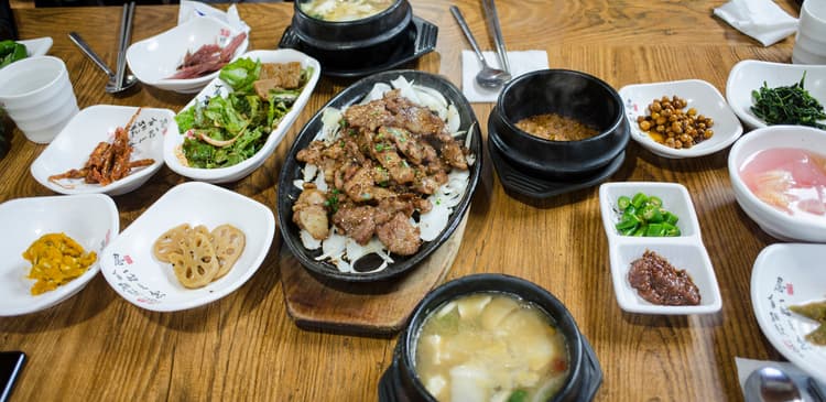 Best Places to Eat Near Gangnam Station, from BBQ to Snacks