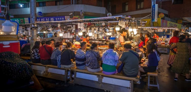#TrevorDiscover Αγορά Gwangjang Σεούλ: Πρέπει να δοκιμάσετε το κορεατικό street food και τοπικές συμβουλές 
