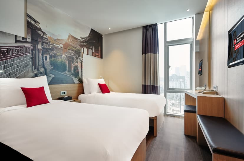 travelodge-dongdaemun-seoul-Room-Deluxe Twin1.