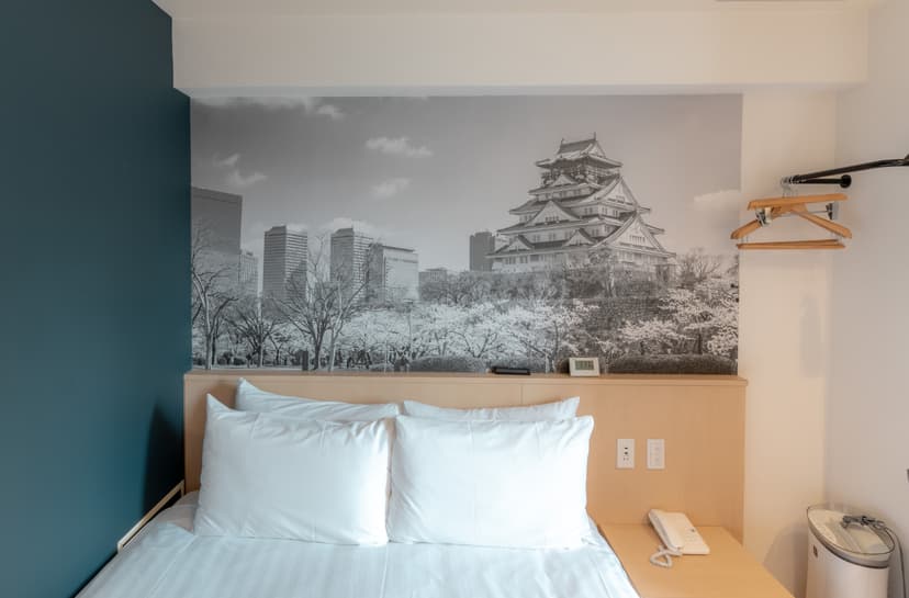 TLHO-Deluxe Queen Room-3.png