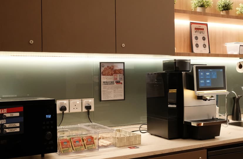 travelodge-harbourfront_shared pantry