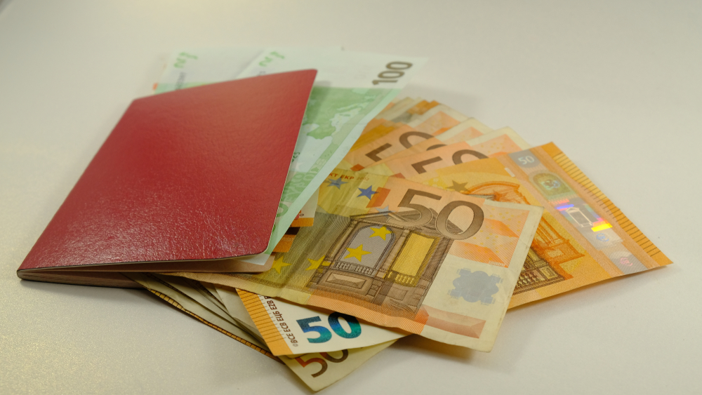 Currency Exchange At Hotels For International Travelers Convenience currency-exchange-at-hotels-for-international-travelers-convenience